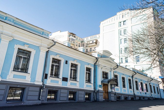 kyiv-medical-university-of-uafm-building